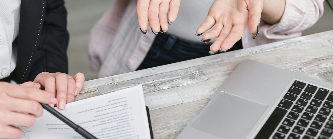 一般來說說商業(yè)保險第一年沒有出險，第二年購買優(yōu)惠三成